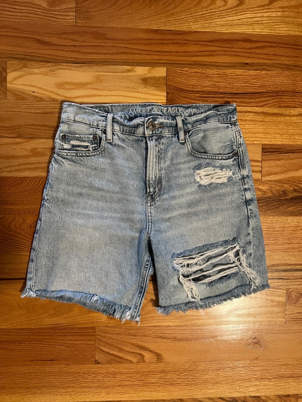 American Eagle skater short